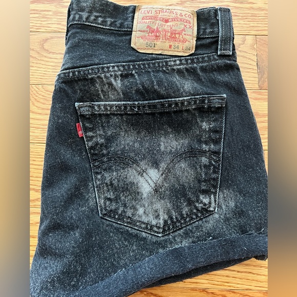 Levi shorts - Picture 1 of 8